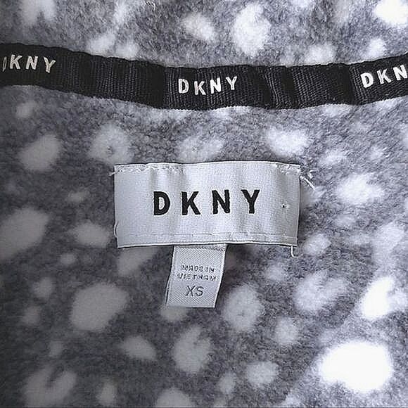 DKNY light grey cheetah print fluffy fleece pyjama set Size S - Picture 2 of 14